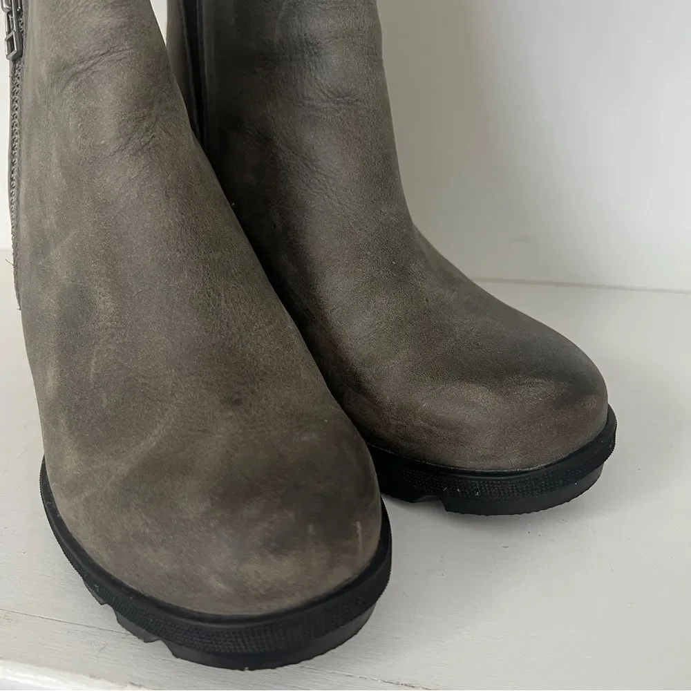 Sorel Joan of Arctic Women's Bootie Boot, Size 7 Gray